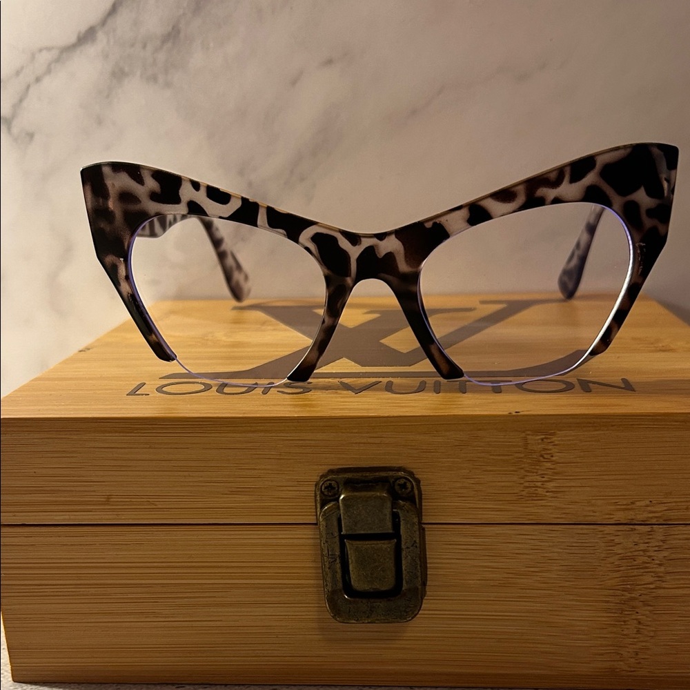 Leopard Print Cat-Eye Glasses
